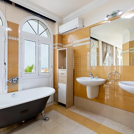 Ocean Palm, Heated Pool! Villa