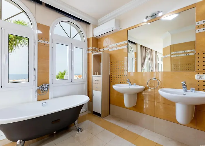 Ocean Palm, Heated Pool! 빌라