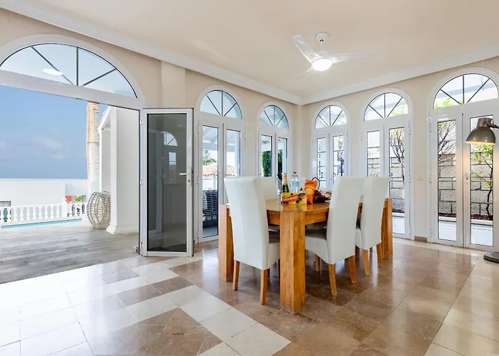 Ocean Palm, Heated Pool! 빌라